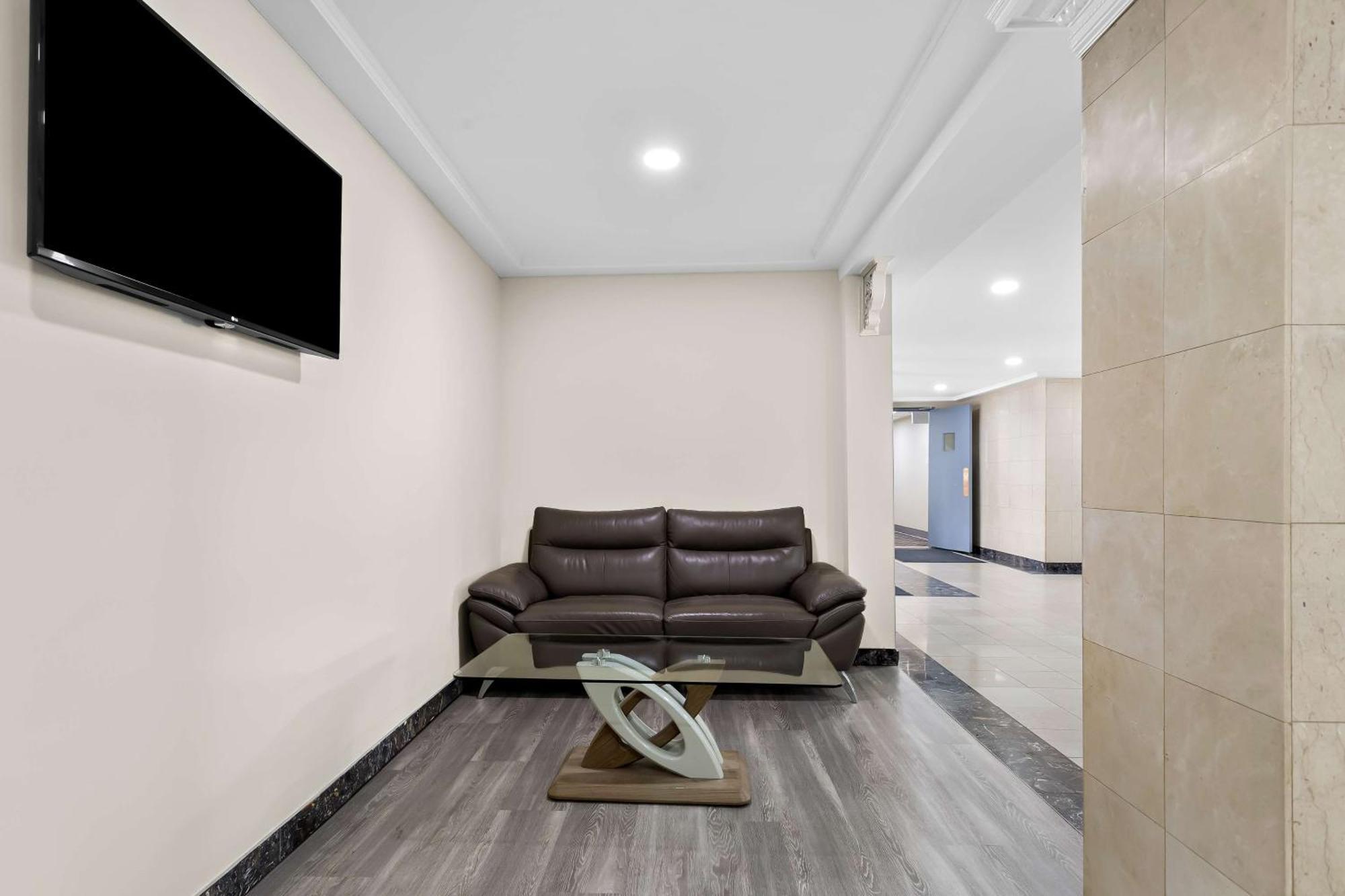 Surestay Plus By Best Western Γουίντσορ Εξωτερικό φωτογραφία
