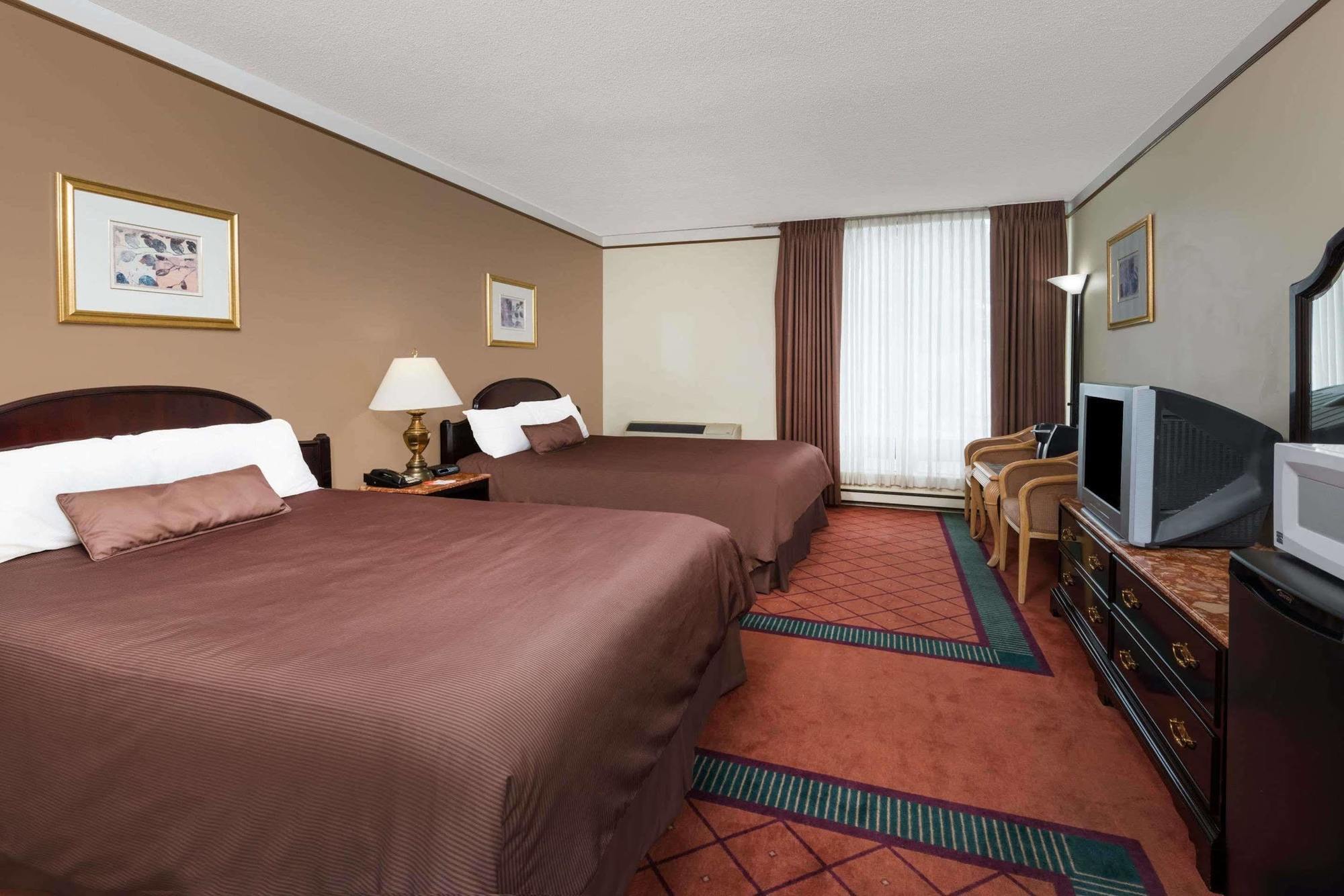 Surestay Plus By Best Western Γουίντσορ Εξωτερικό φωτογραφία